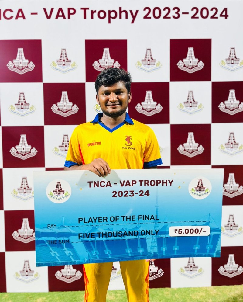 PoFinal Boopathi with Cheque